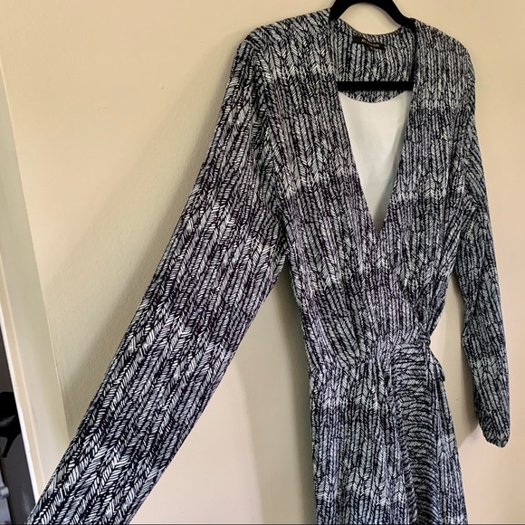 Ava & Aiden Black and White Wrap Dress - Picture 3 of 6